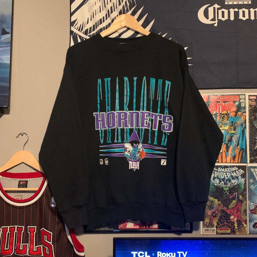 Vintage '90s Charlotte Hornets Crewneck
